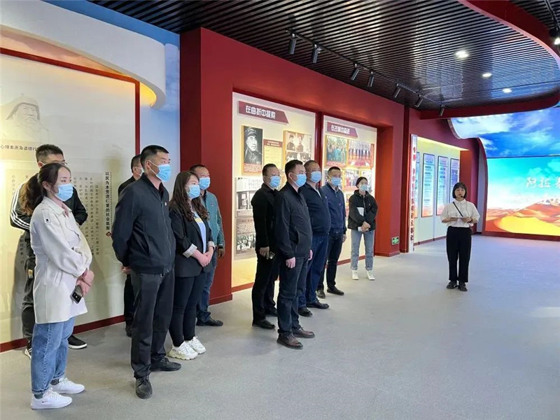 三月雨作品｜阿拉善右旗廉政警示教育基地成为党风廉政“加油站”(图2)