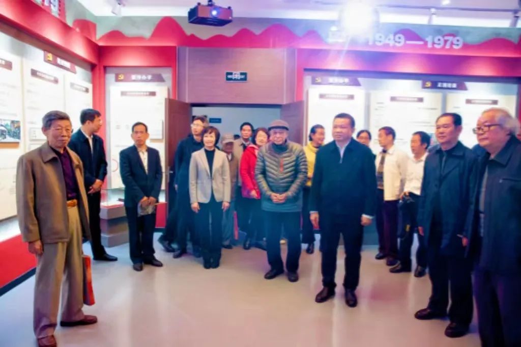 三月雨作品｜中共桂林市委党校校史馆正式揭牌(图2)
